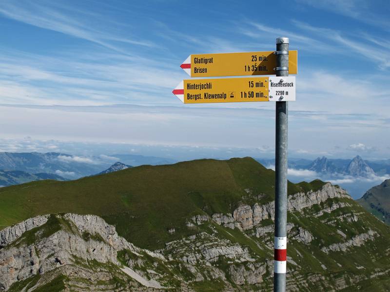 Auf dem Risetenstock mit Schwalmis im Hintergrund