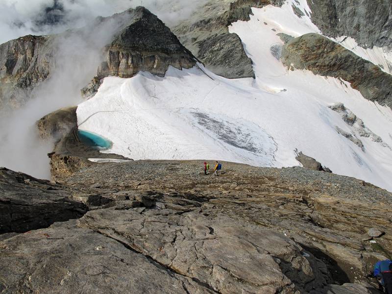 Blick vom Mettelhorn auf Gletscher, Platthorn und Furggji. Die Aufstiegsroute über