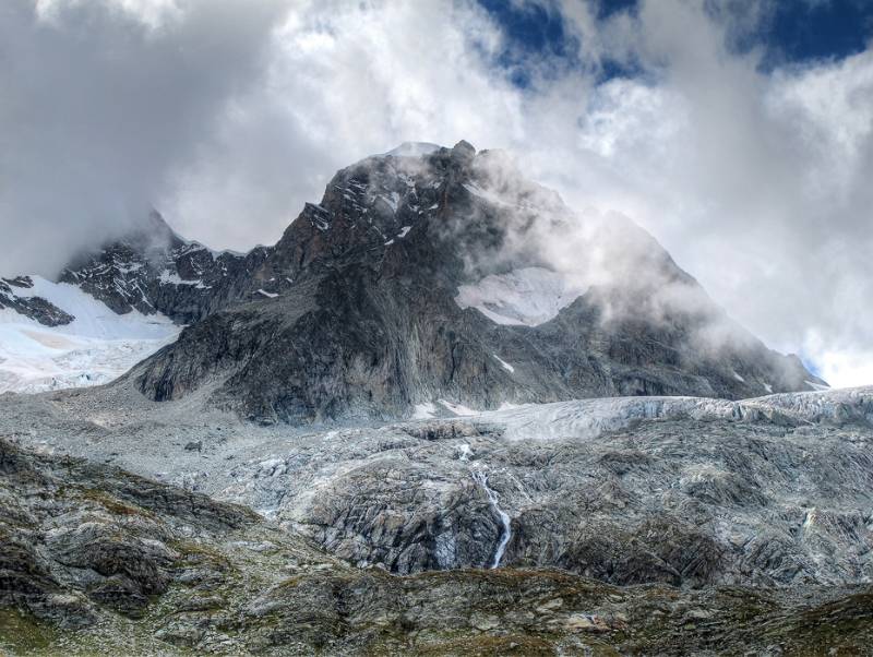 Erster Blick auf die Berge in der Umgebung
