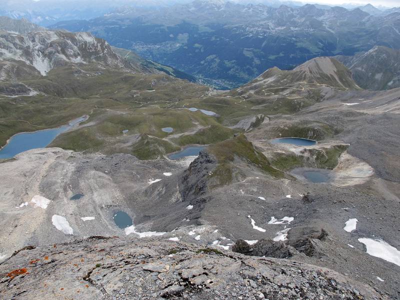 Blick nach Norden - unzählige Seen unten