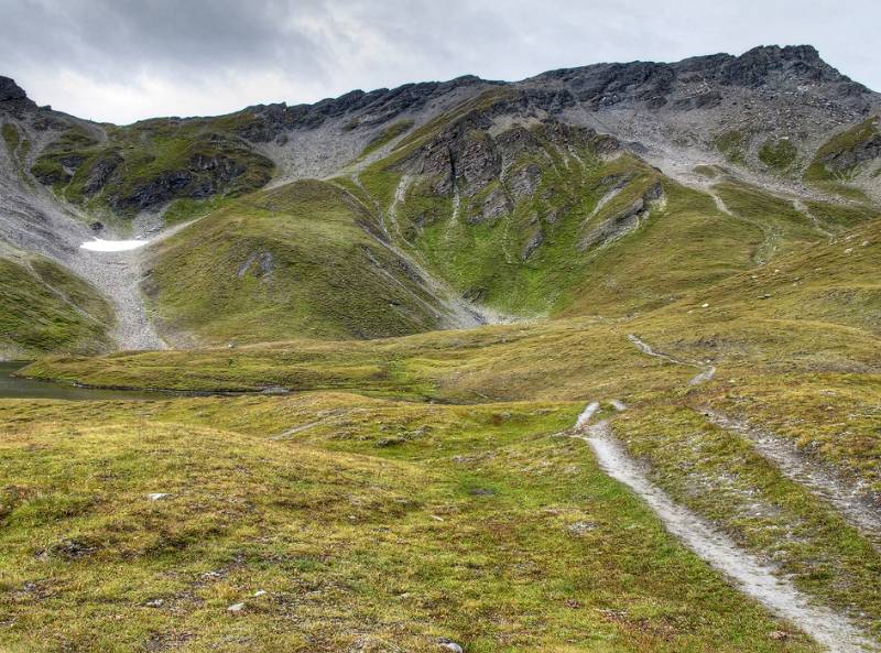 Blick zurück auf Col de Torrent und Sasseneire im Abstieg