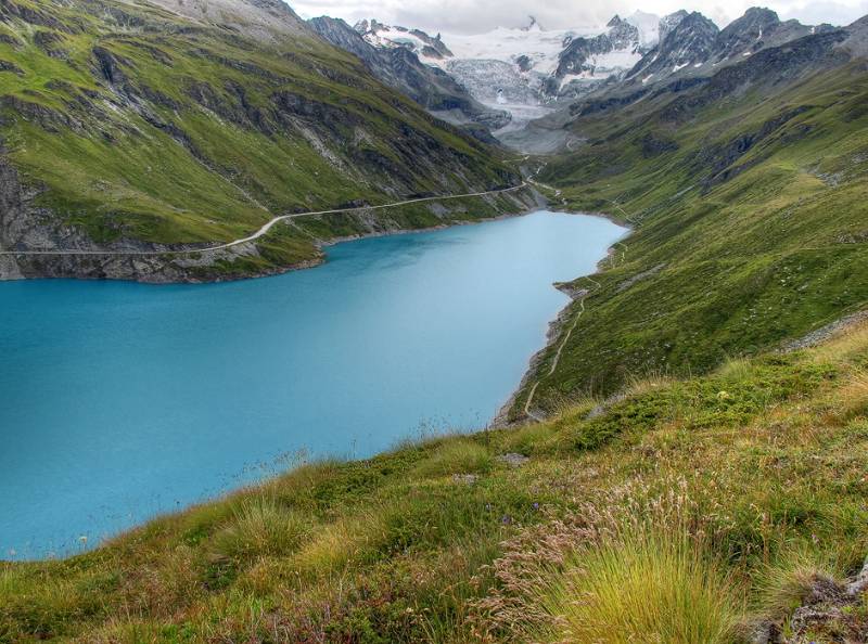 Der See mit schönen Farben - Lac de Moiry