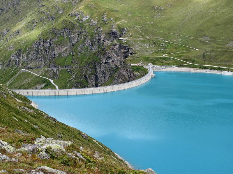 Riesige Staumauer von Lac de Moiry