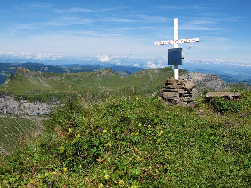 Das Gipfelkreuz von Lauiberg