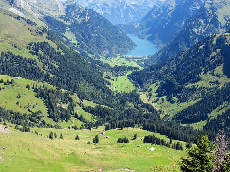 Letzter Blick auf Klöntalersee im Abstieg