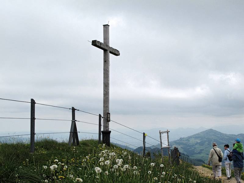 Das Gipfelkreuz von Kronberg