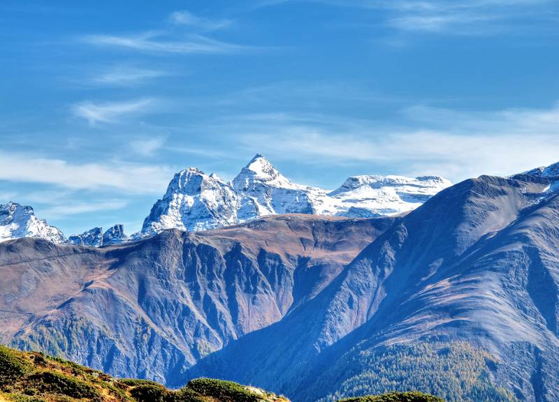 Weisse Berge auf der anderen Seite des Rhone Tals