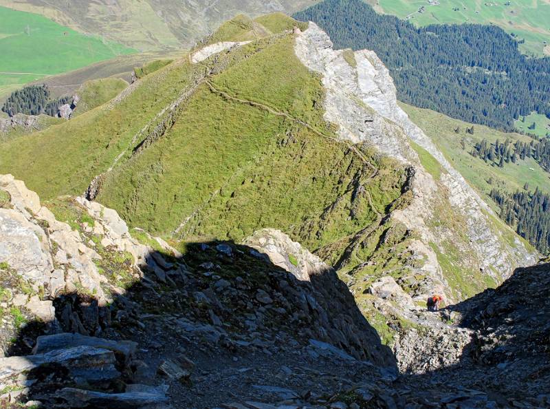 Der Wanderweg verläuft entlang dem Grat aber fast nie auf dem