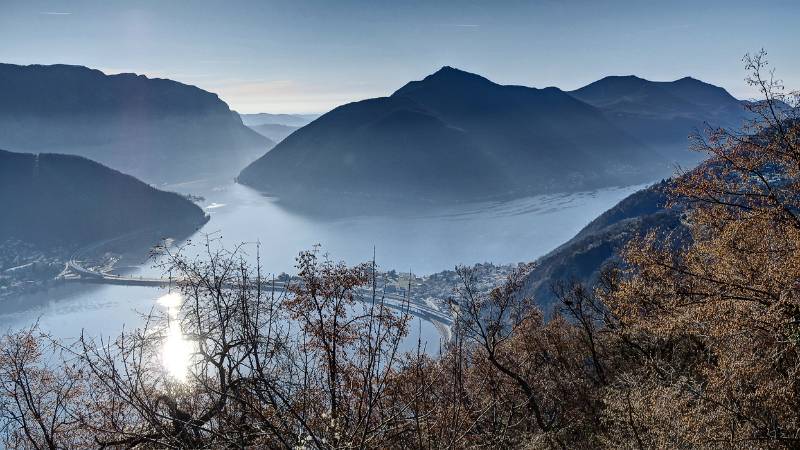 Lugano See mit Monte San Giorgio