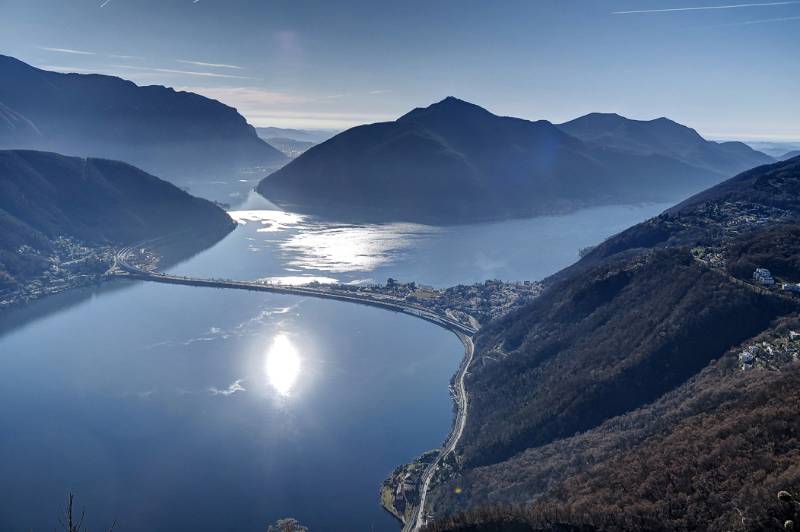 Schöne Aussichten von Monte San Salvatore: Luganer See und Monte San