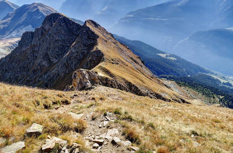 Blick im Abstieg Richtung Bocchetta di Sasso Bianco und Poncione di