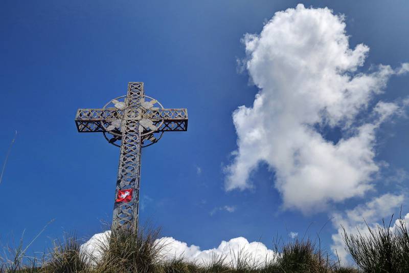 Das Gipfelkreuz auf dem Sassariente