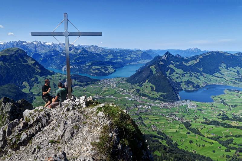 Das Gipfelkreuz von Kleiner Mythen