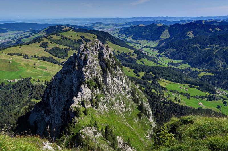 Von Haggenspitz entlang Alpthal bis nach Einsiedeln und Sihlsee