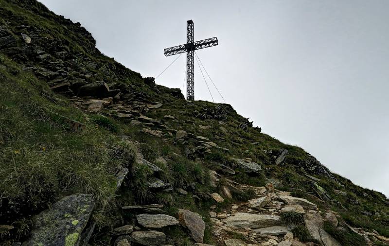 Das Gipfelkreuz ist nicht sehr weit