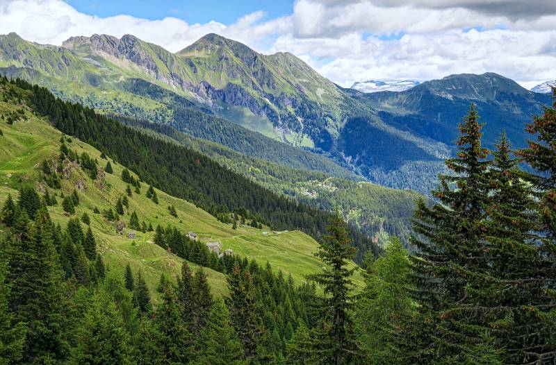 Blick am Nachmittag zum Startpunkt der Wanderung