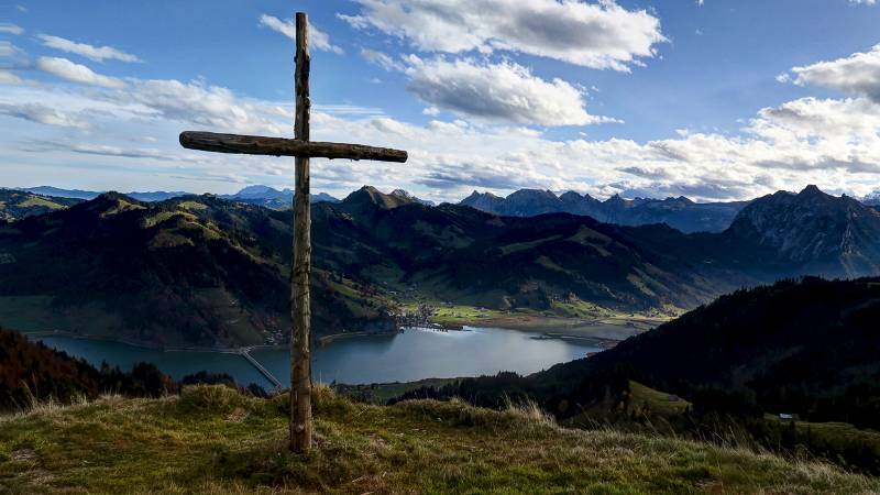 Das Gipfelkreuz von Hummel