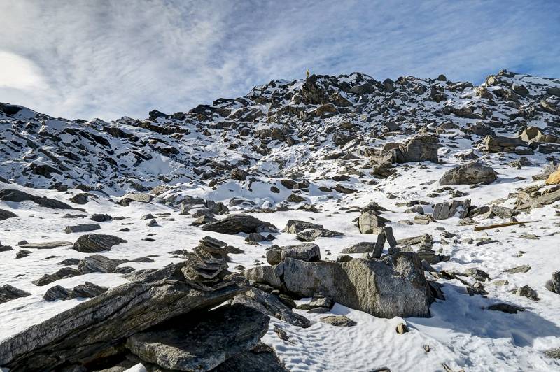 Fast winterliche Bedingungen am Monte Moto Pass. Goldene Madonna ist bereits