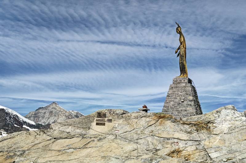 Auf dem Monte Moro Pass