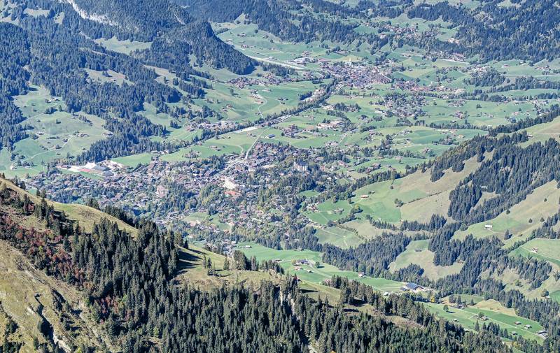 Gstaad und Saanen von Giferspitz aus