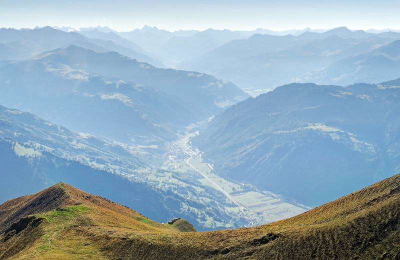 Prättigau von Vilan aus mit Piz Linard am Horizont