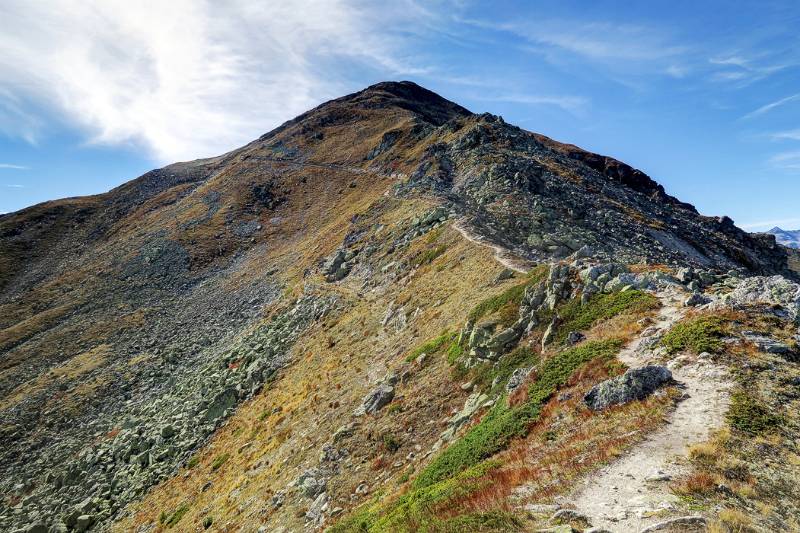 Blick zurück auf Piz Chavalatsch im Abstieg