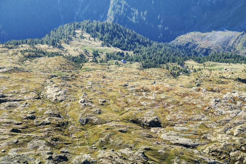 Rifugio Alpe Sponda vom Pizzo Forno aus gesehen