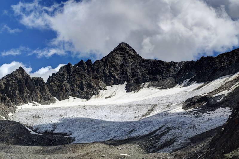 Und noch ein Blick auf Muttgletscher und Gross Muttenhorn im Abstieg