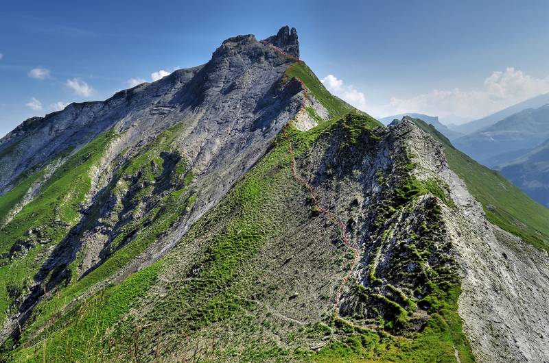 Grosser Teil des Abstiegwegs ist zu sehen