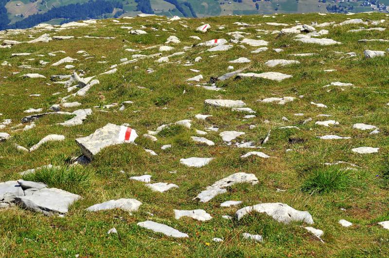 Die beste Markierung im Abstieg, auch im dichten Nebel sollte bei