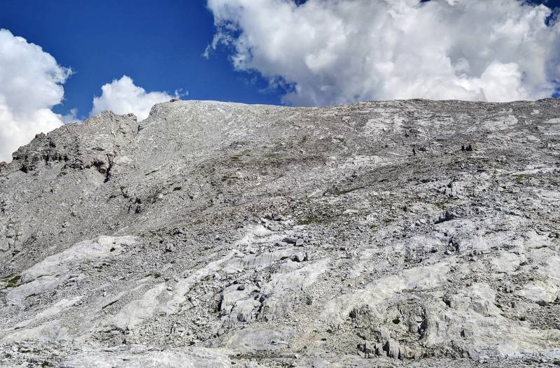 Kalklandschaft auf der Flanke von Rätschenhorn