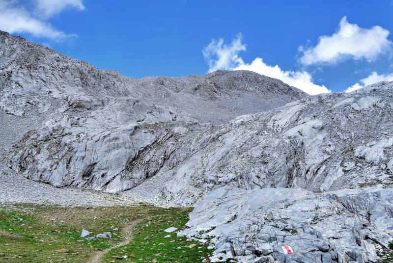 Blick zurück auf Rätschenhorn im Abstieg zum Rätschenjoch