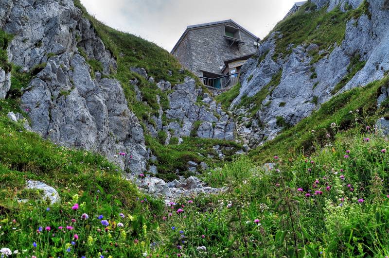 Refuge de la Dent d'Oche