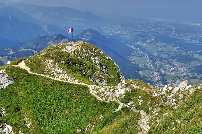 Der Vorgipfel und Genfersee im Dunst