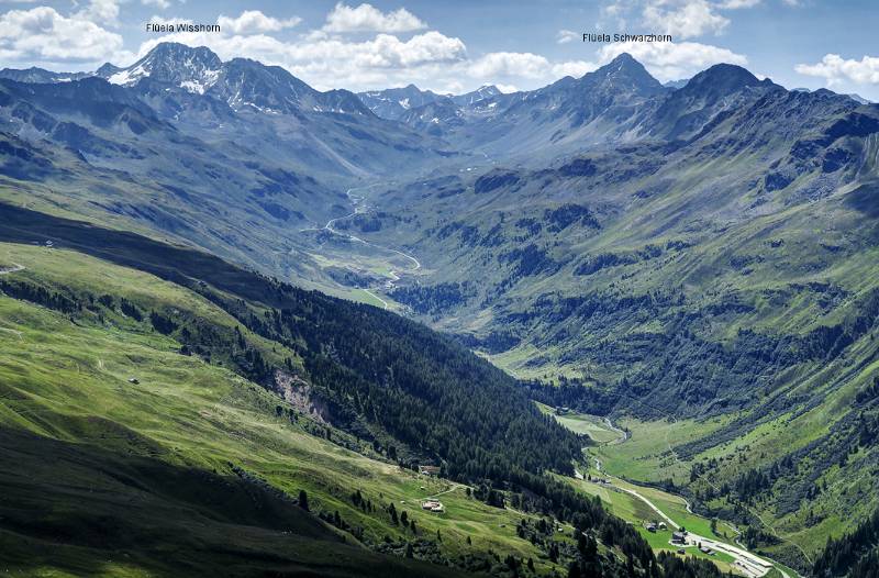 Flüelapassstrasse mit Flüela Wisshorn- und Schwarzhorn