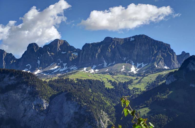 Churfirsten auf der andern Seite von Walensee