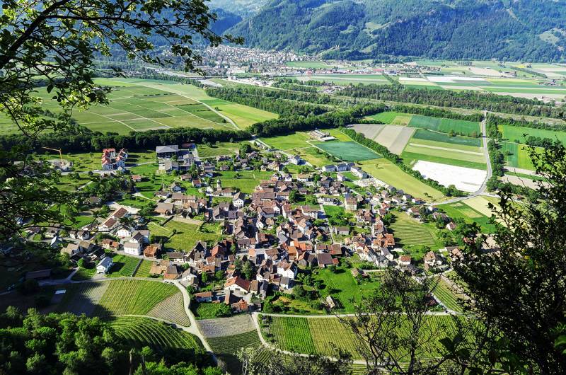 Fläsch und auf der anderen Seite des Tals - Bad Ragaz