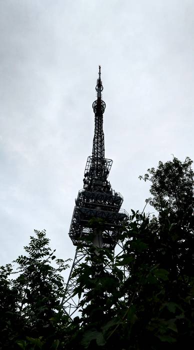 Mächtiger Funkturm