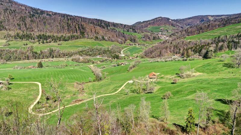 Blick von Burgruine Richtung Langenbruck