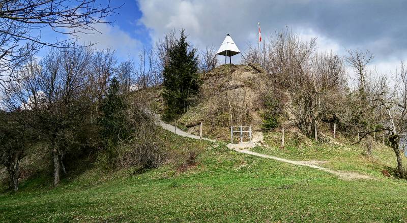 Wanderung zur Burgruine Schauenberg und weiter Abschluss der Runde durch den