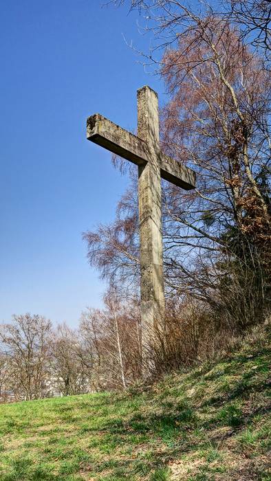 Grosses Kreuz oberhalb von Reiden