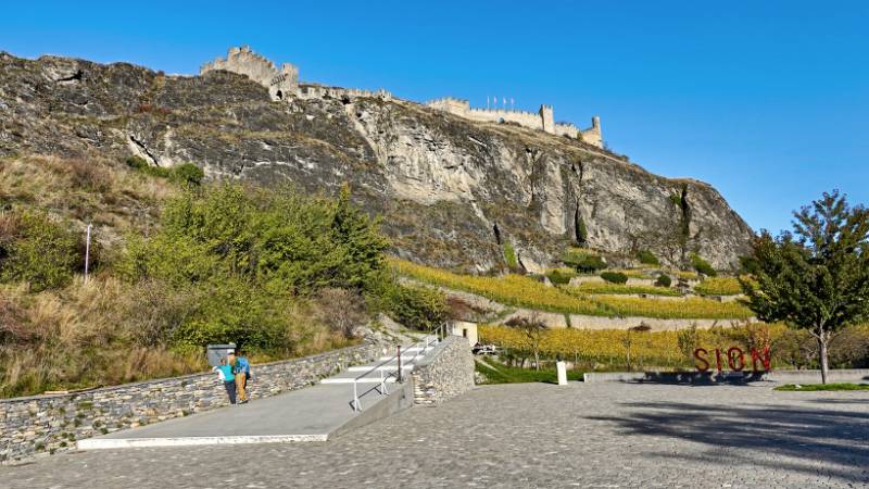 Place Maurice-Zermatten und Château de Tourbillon