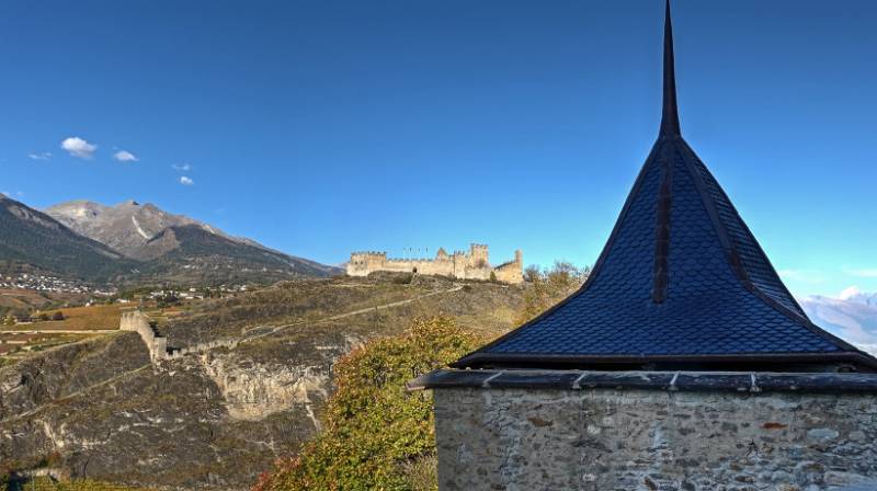 Château de Tourbillon von Hügel Basilique de Valère