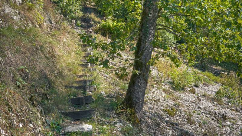 Bequem auf der Treppe hinauf