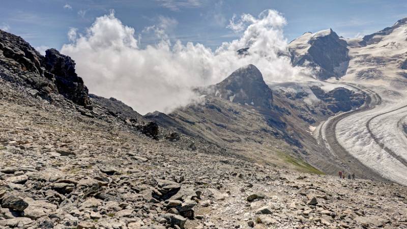 Blick Richtung Diavolezza Bergstation im Abstieg