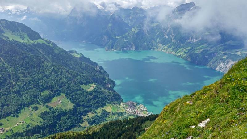 Urnersee uns Sisikon