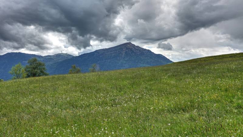 Rigi in dramatischen Wolken