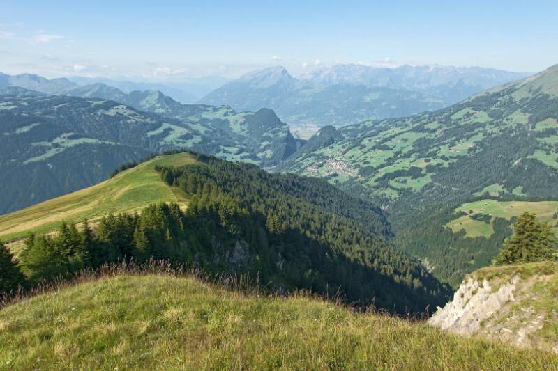 Blicke auf Haldenstener Calanda begleiten während der ganzen Wanderung