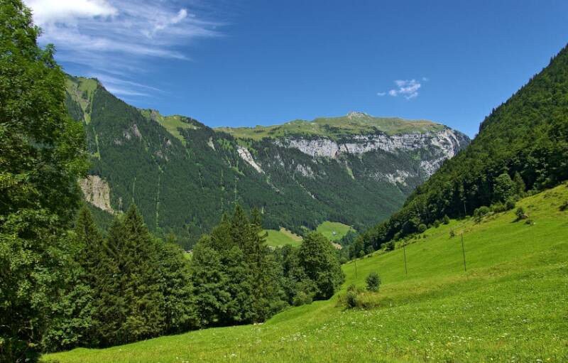 So unauffällig Oberbauenstock aus dieser Perspektive