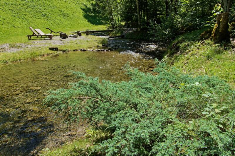Schöner Rastplatz am Wasser
